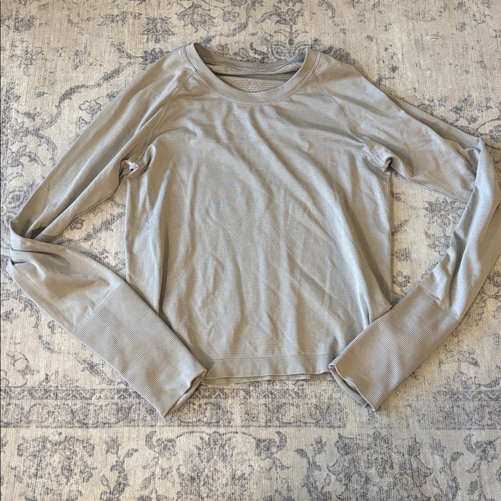 Lululemon Women’s Swiftly Tech Long Sleeve Shirt - size 6 - dilute soft earth